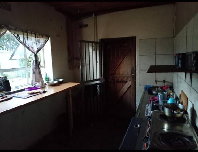 4 BEDROOM HOUSE FOR SALE IN GERMISTON CENTRAL